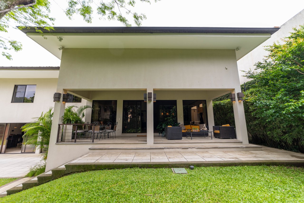 City Family Home, Escazu, San Jose