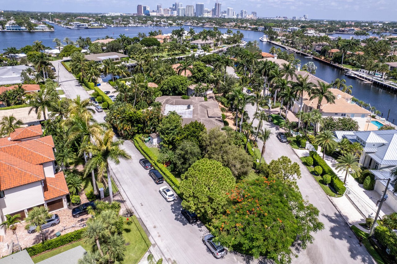 2520 Laguna Ter