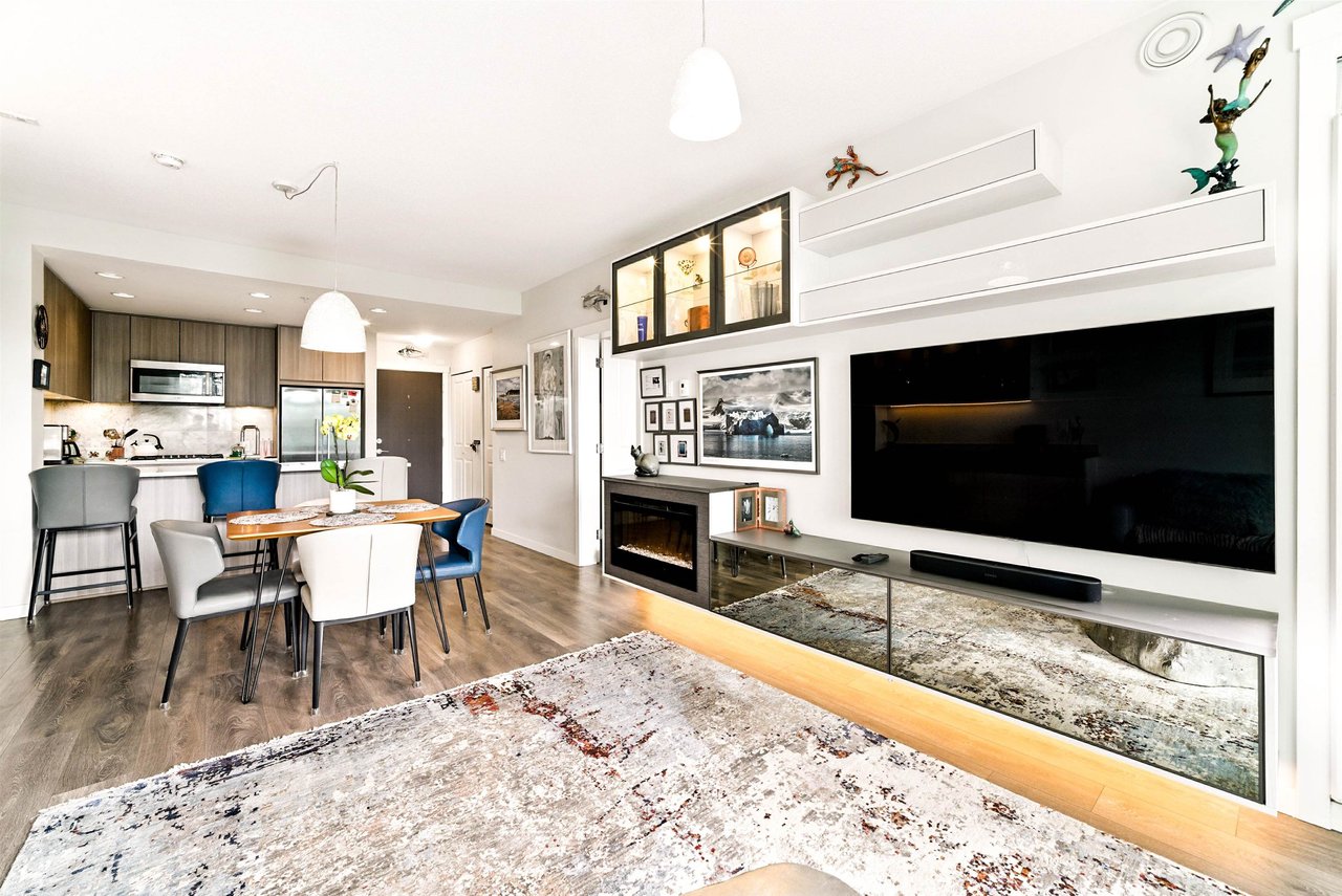 205-3289 Riverwalk Ave
