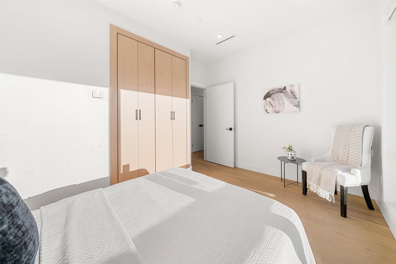 1-3559 Haida Dr