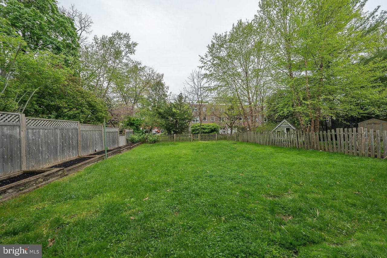 128 Poplar Ave