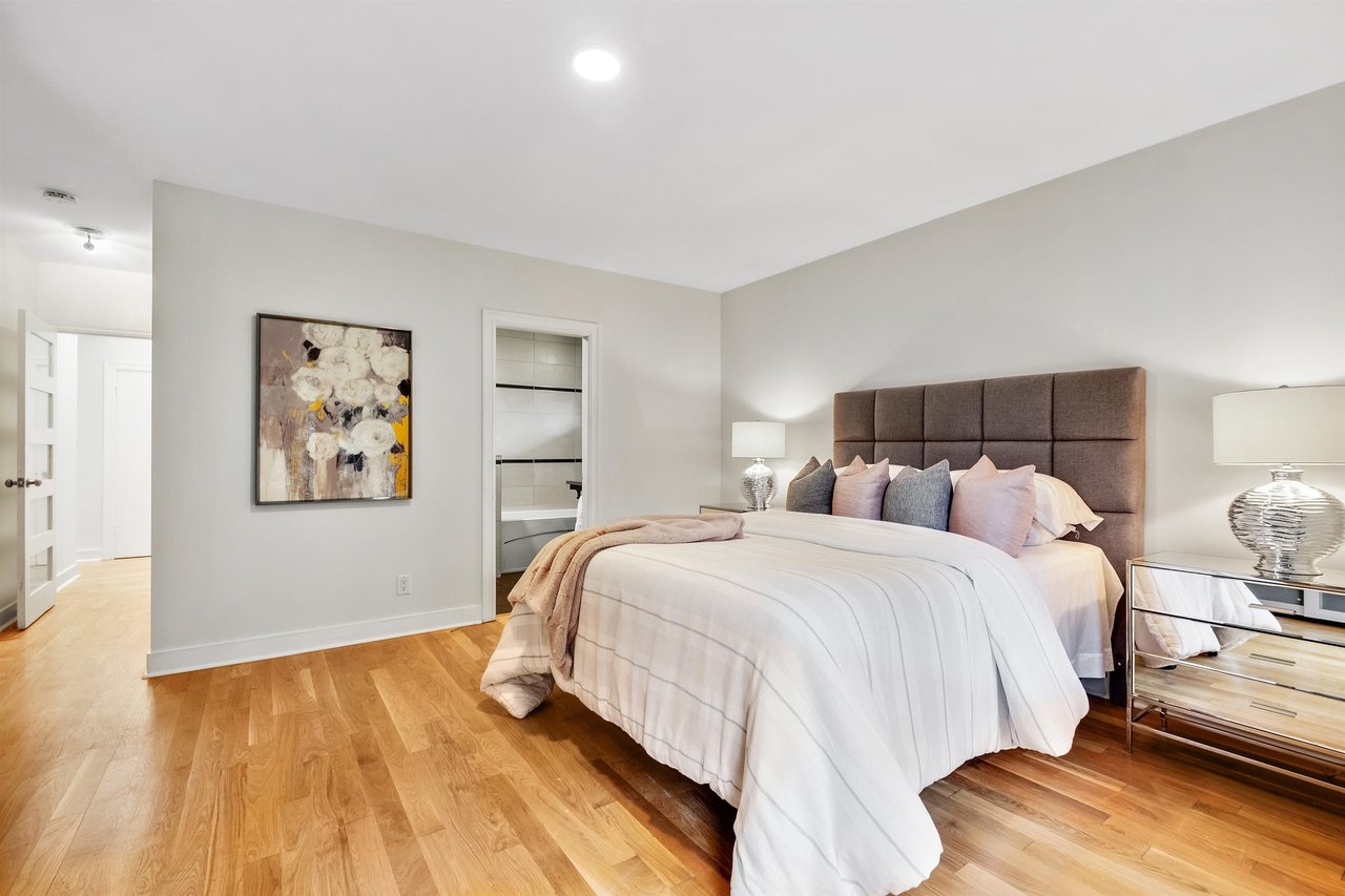 6060 Marine Dr