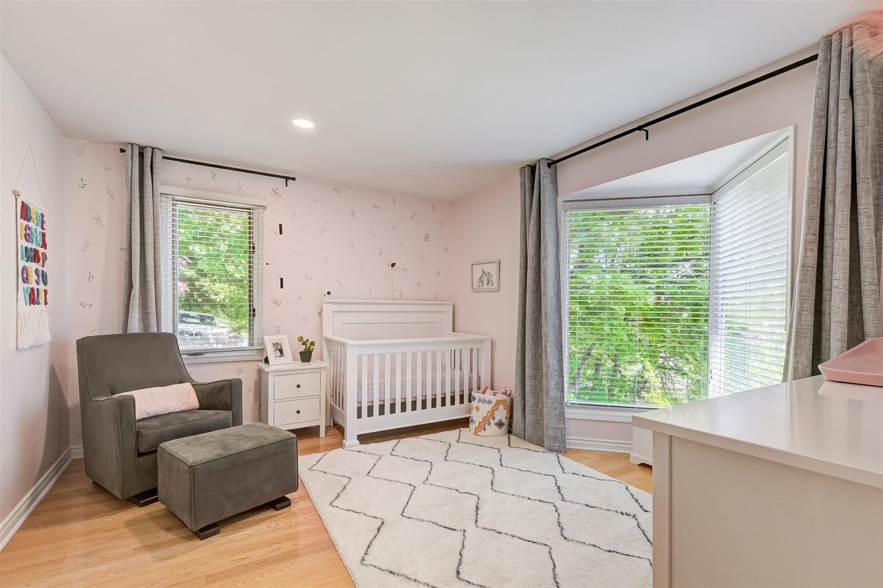 26 Bethune Blvd