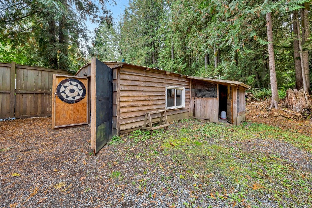 2726 Otter Point Rd