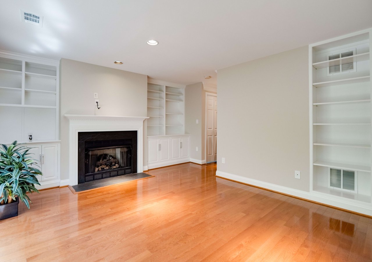 1570 21st Ct N