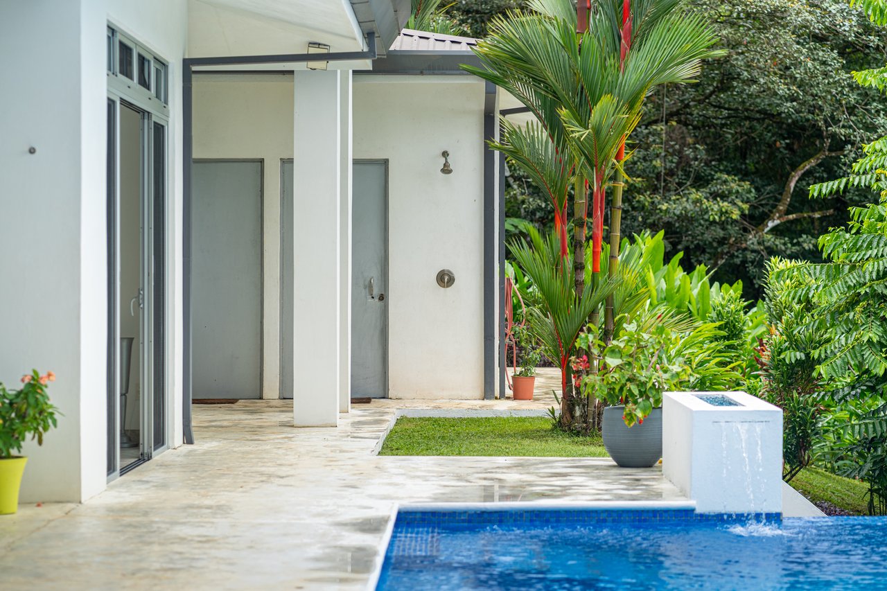 Modern Oceanview Infinity Pool Estate, Ojochal, Puntarenas
