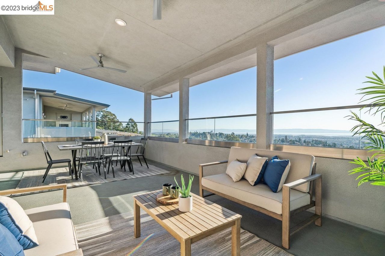 6743 Skyview Dr, Oakland, CA 94605