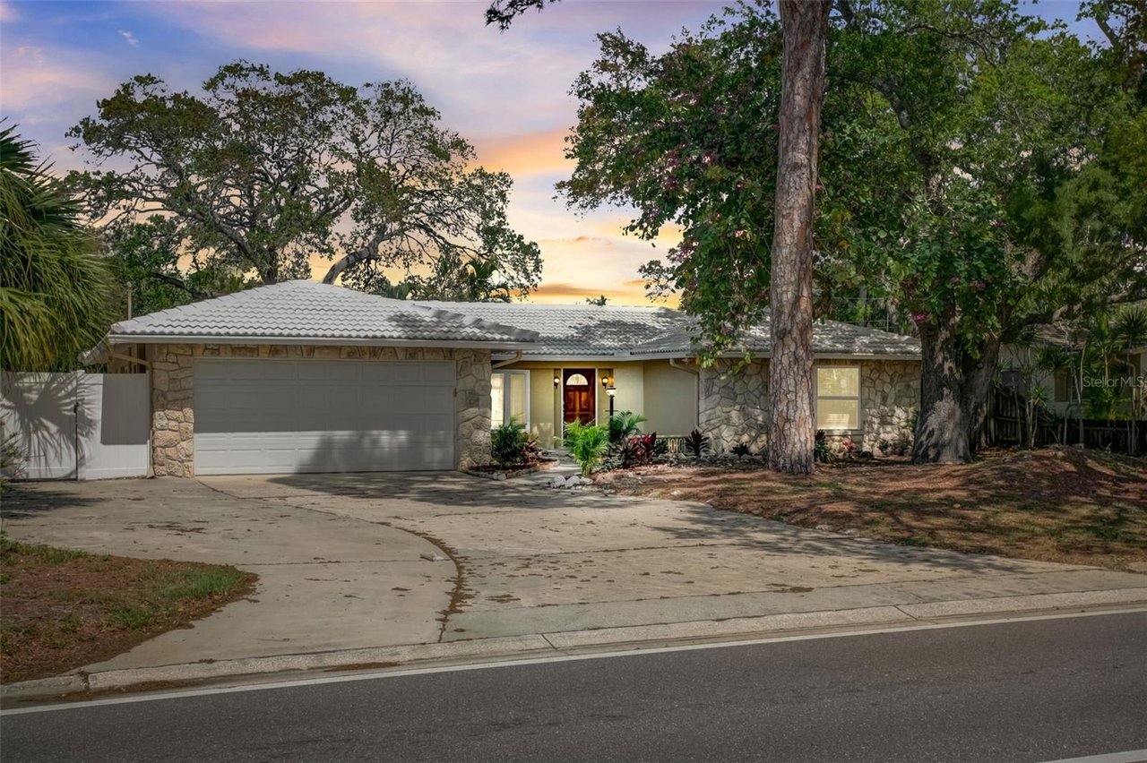 Luxury Living Awaits: Explore the Bay Hills Gem at Our Exclusive Open House Event!