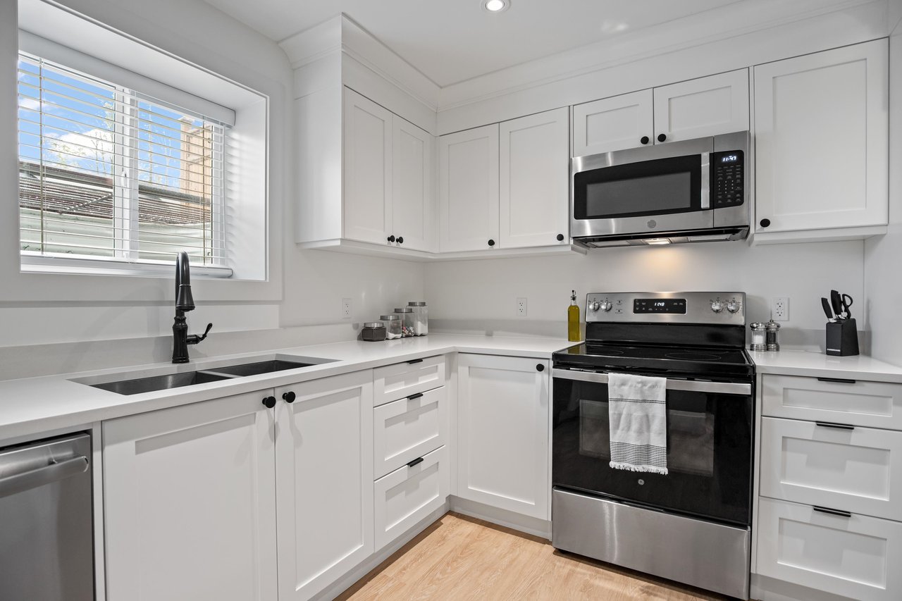 19743 75a Ave