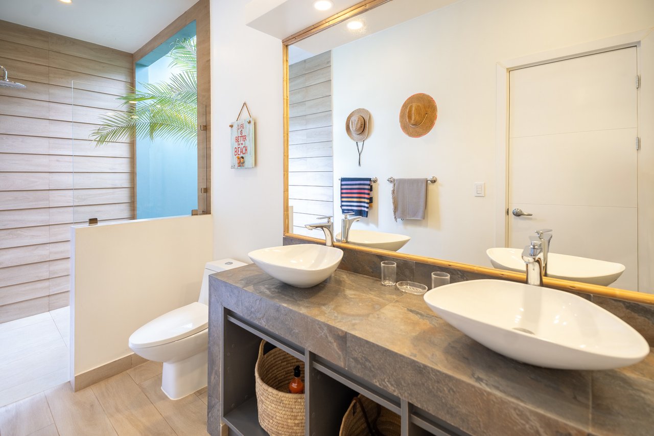 Tropical Gated Family Villa, Tamarindo, Guanacaste