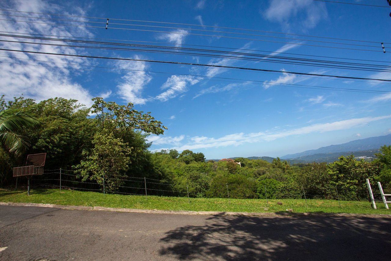 Above The Rest, Ciudad Colon, San Jose