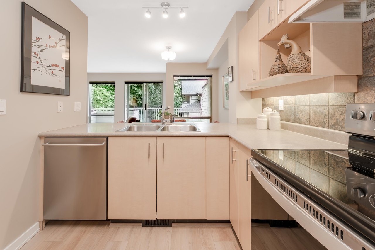 39-8701 16th Ave