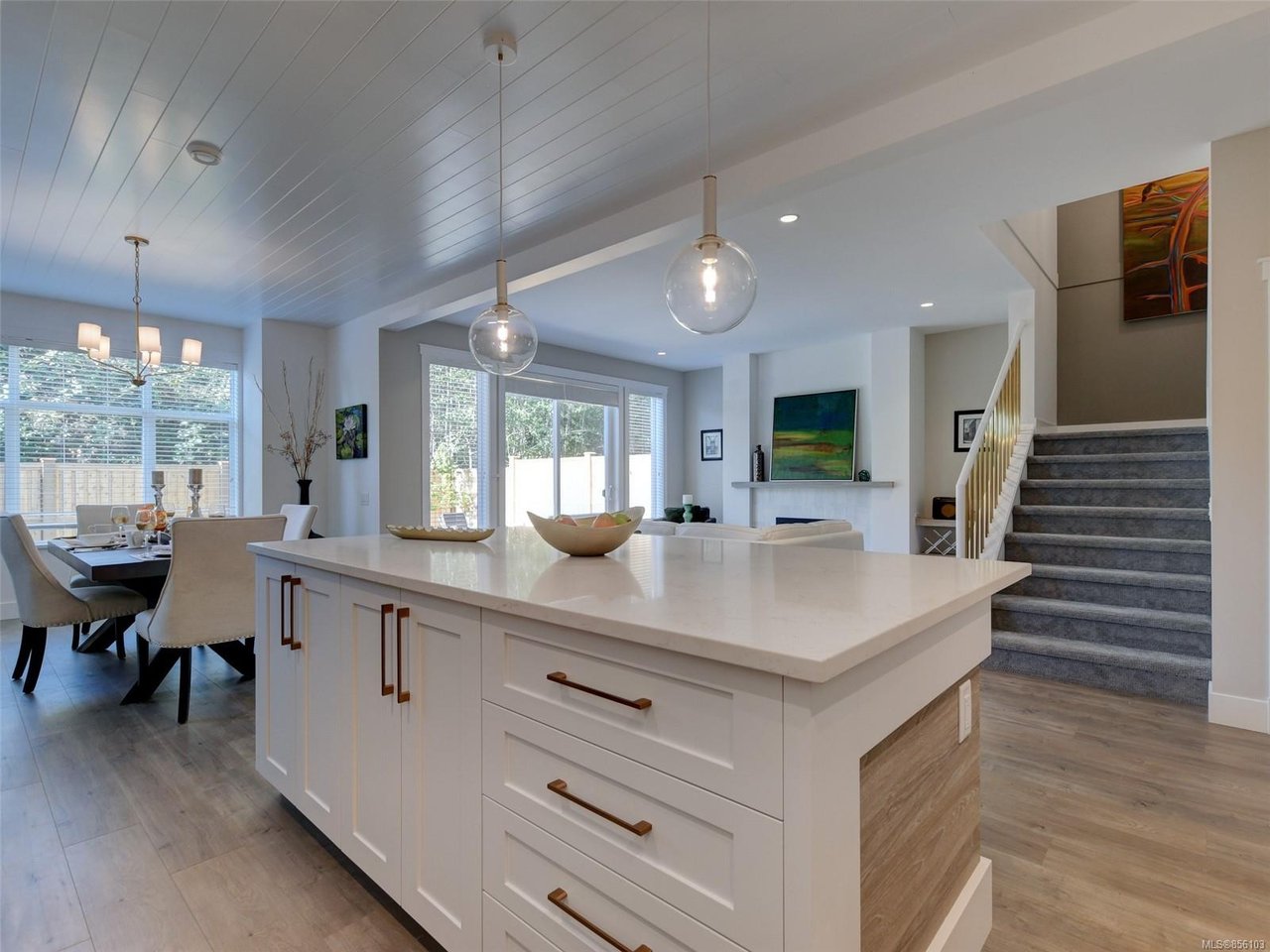 307 Seafield Rd