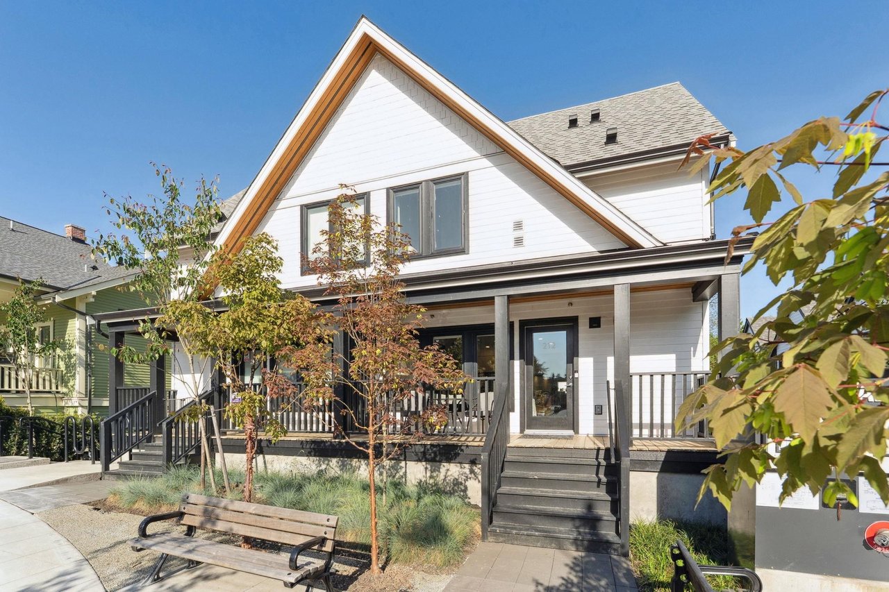 212-1306 Laval Square