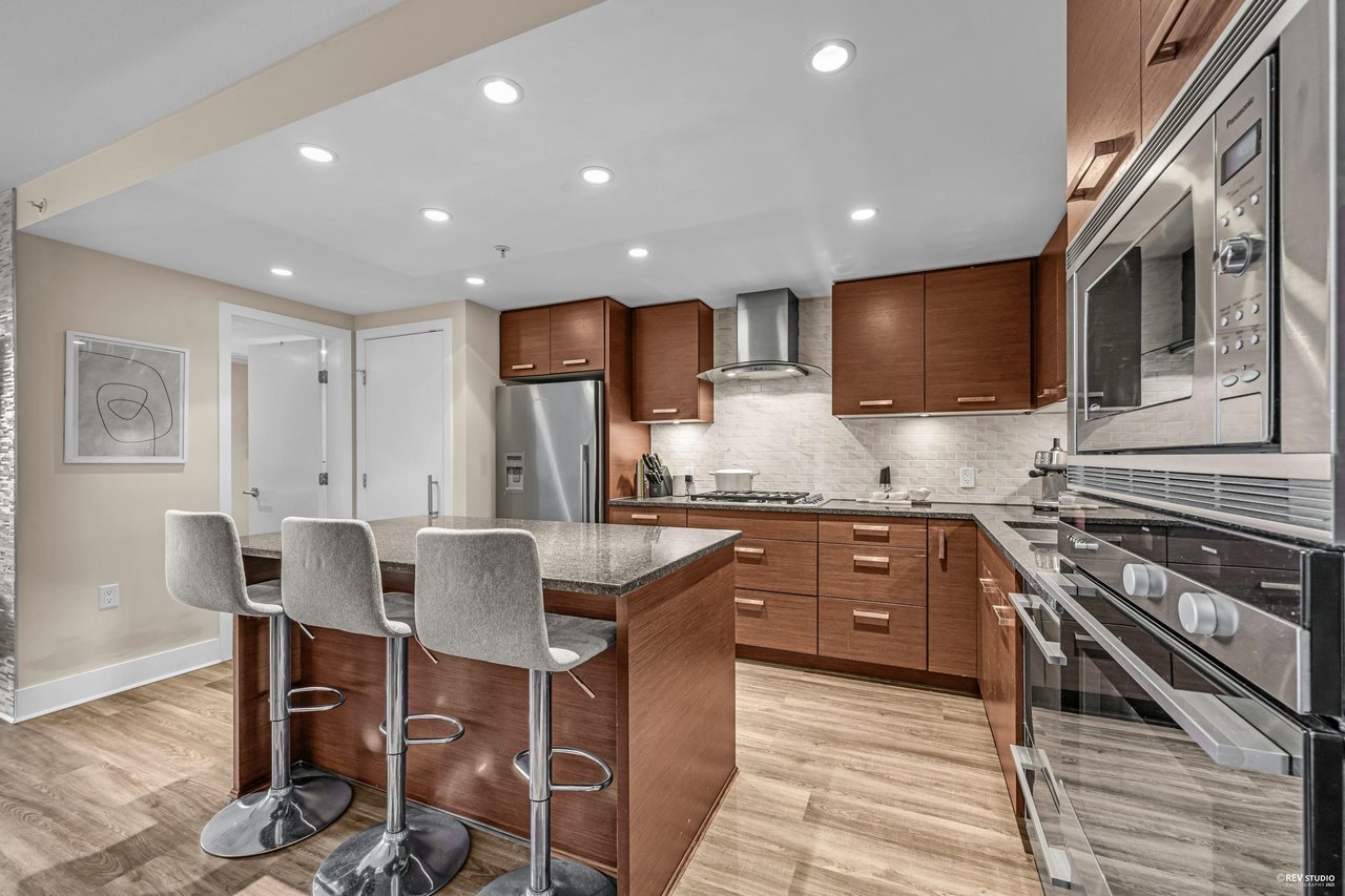 303-210 W 13th St