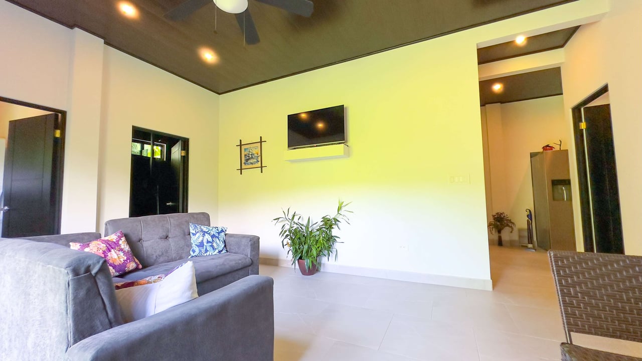 Charming Home in the Heart of Playa Hermosa, Uvita