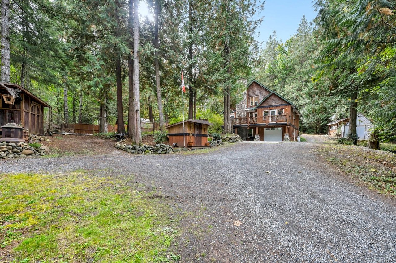 2726 Otter Point Rd