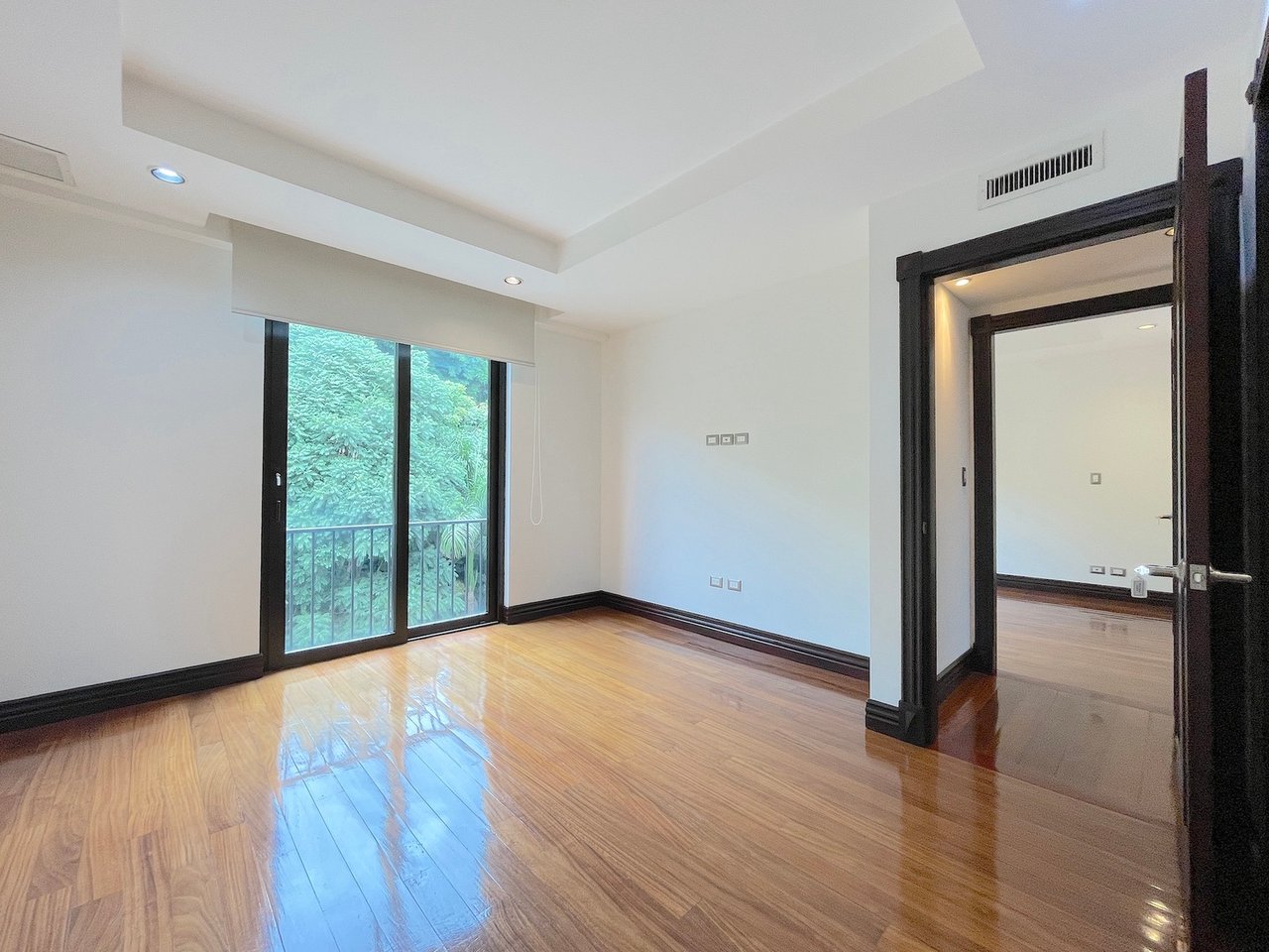 Panoramic Skyline View Condo, Escazu, San Jose