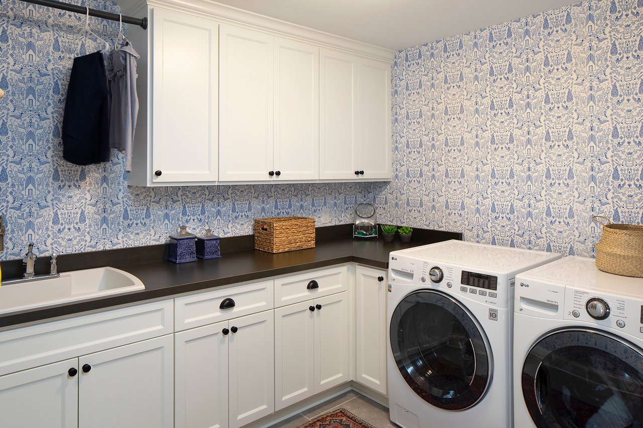 20420 Western Road | Deephaven