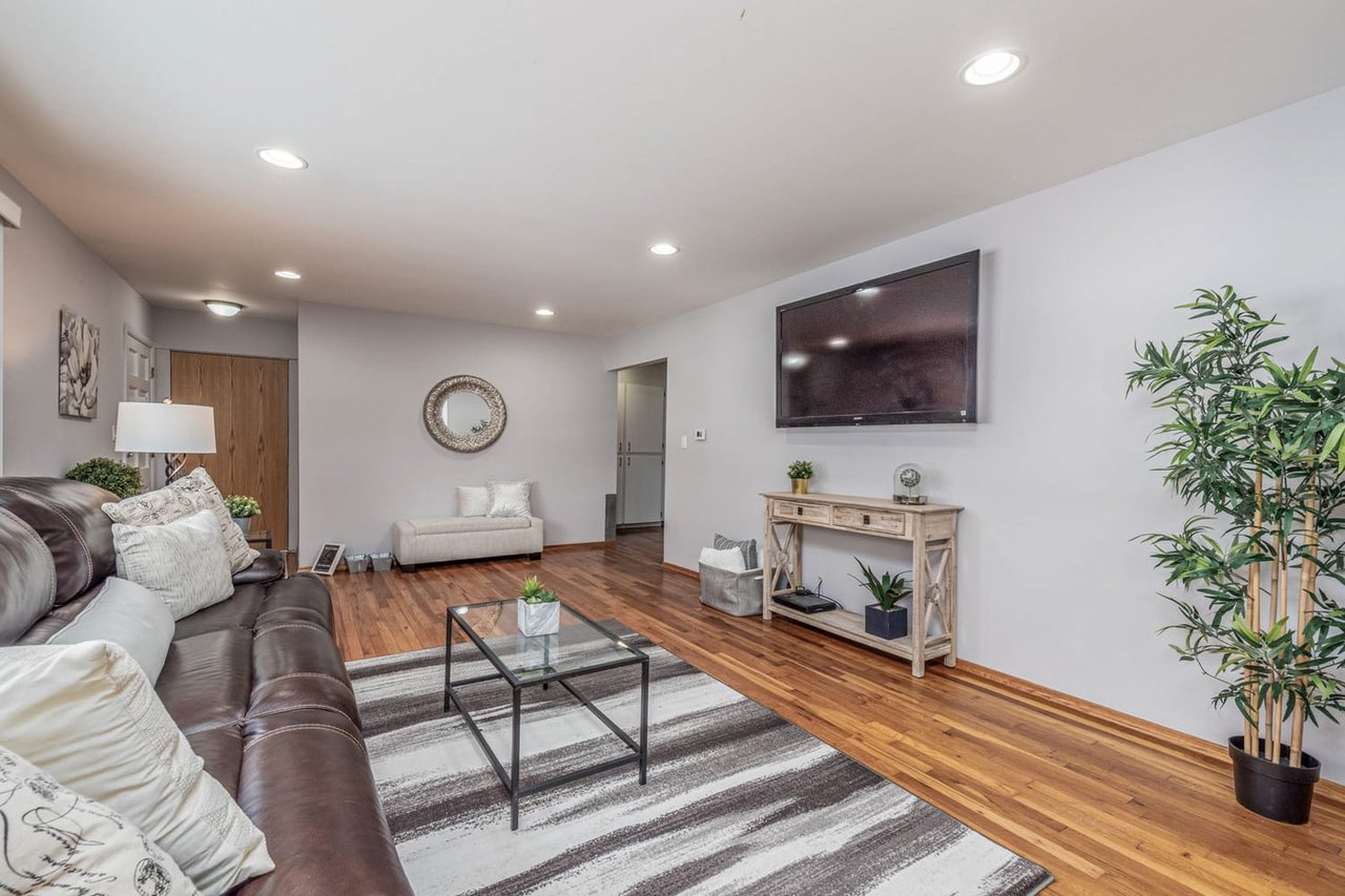 295 Glendale Ln 