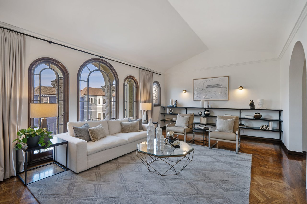 EXCEPTIONAL MARINA HOME