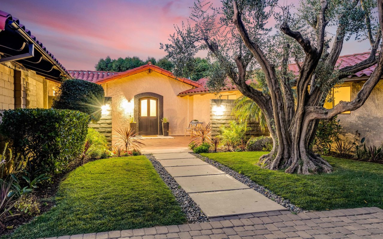 3158 Crownview Dr
