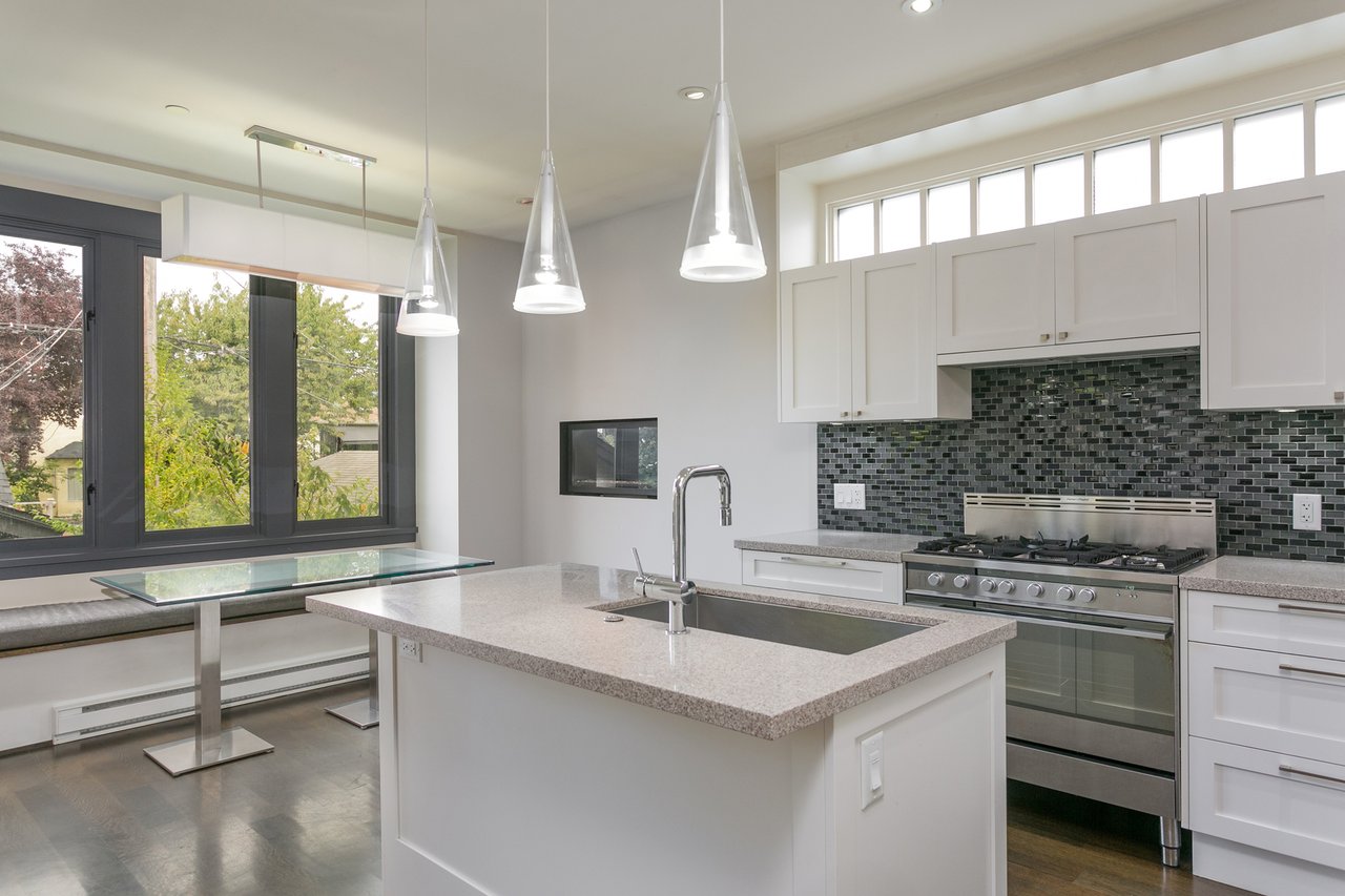 3233 West 3rd Ave, Kitsilano