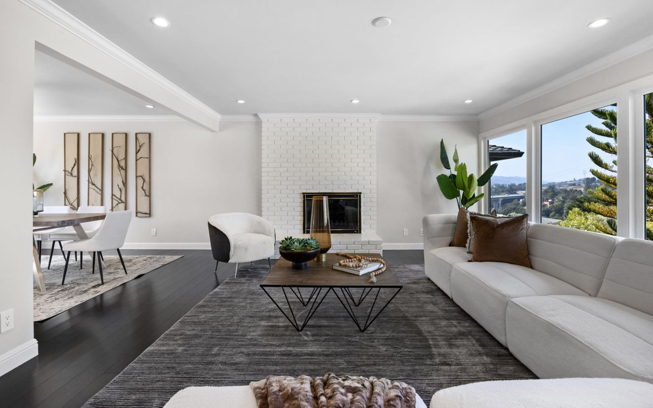 Should I Accept an Offer With a Home Sale Contingency?