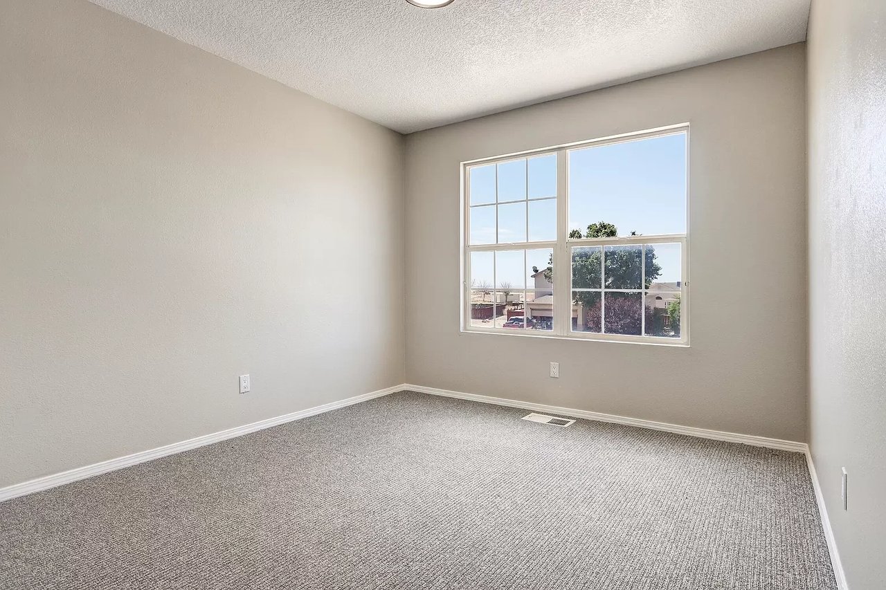 33 Violeta Place Los Lunas
