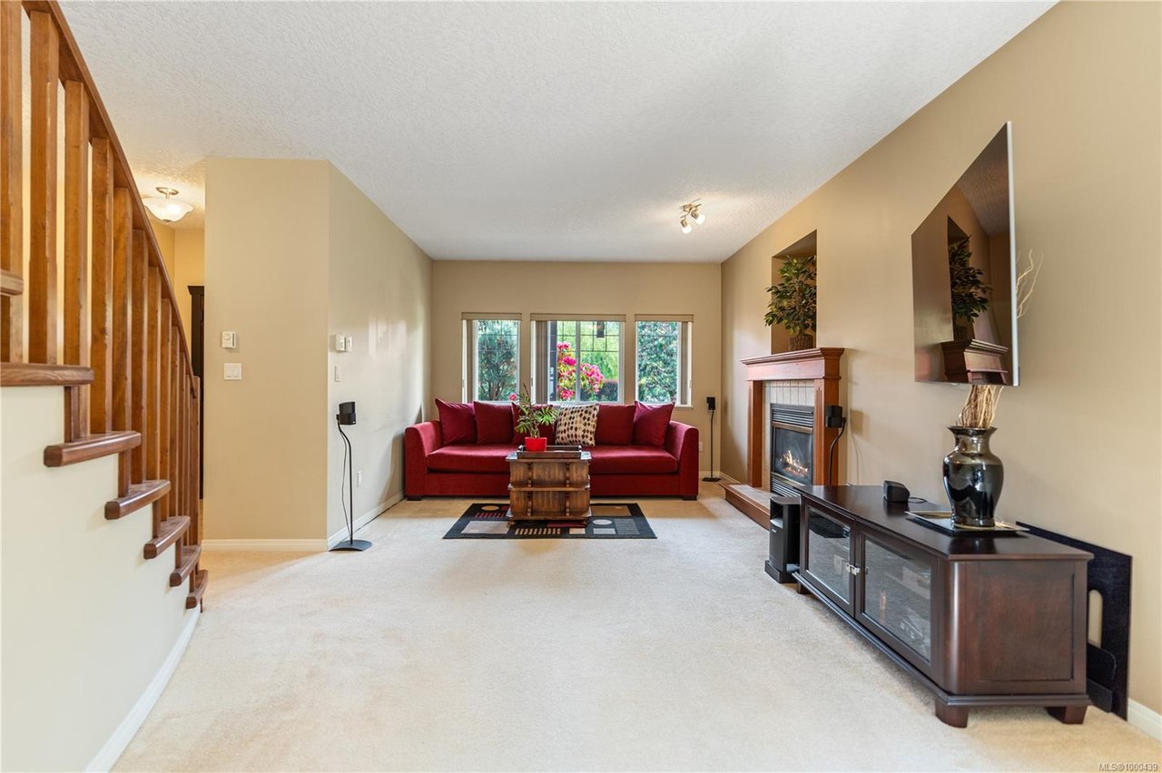 2450 Lund Rd, View Royal