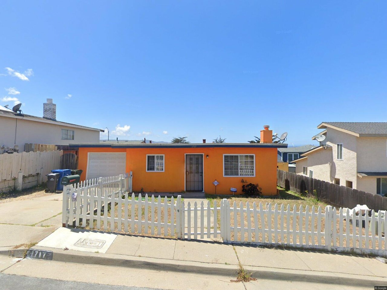 1717 Darwin St