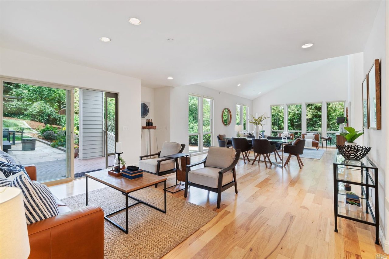 7 Wolfe Ave