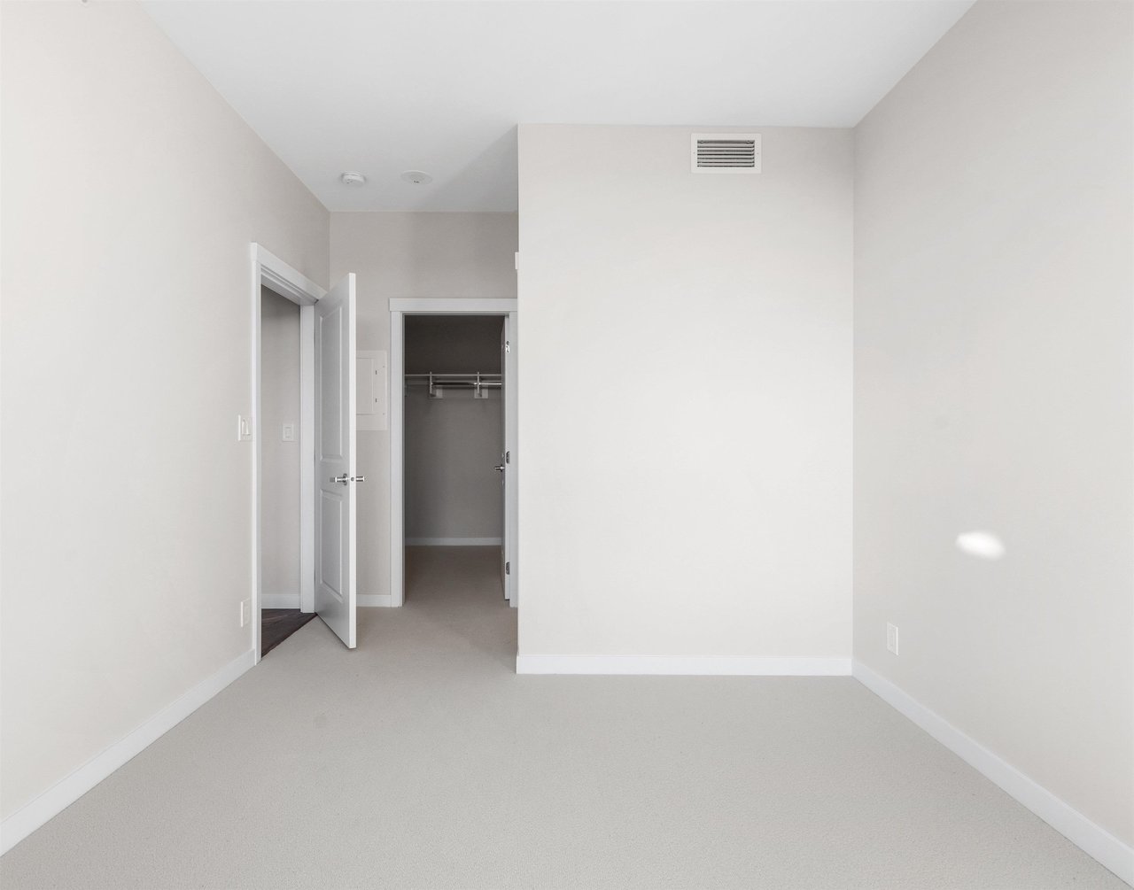 1106-3533 Ross Dr