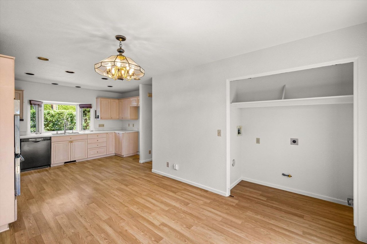 107 W Quinto St