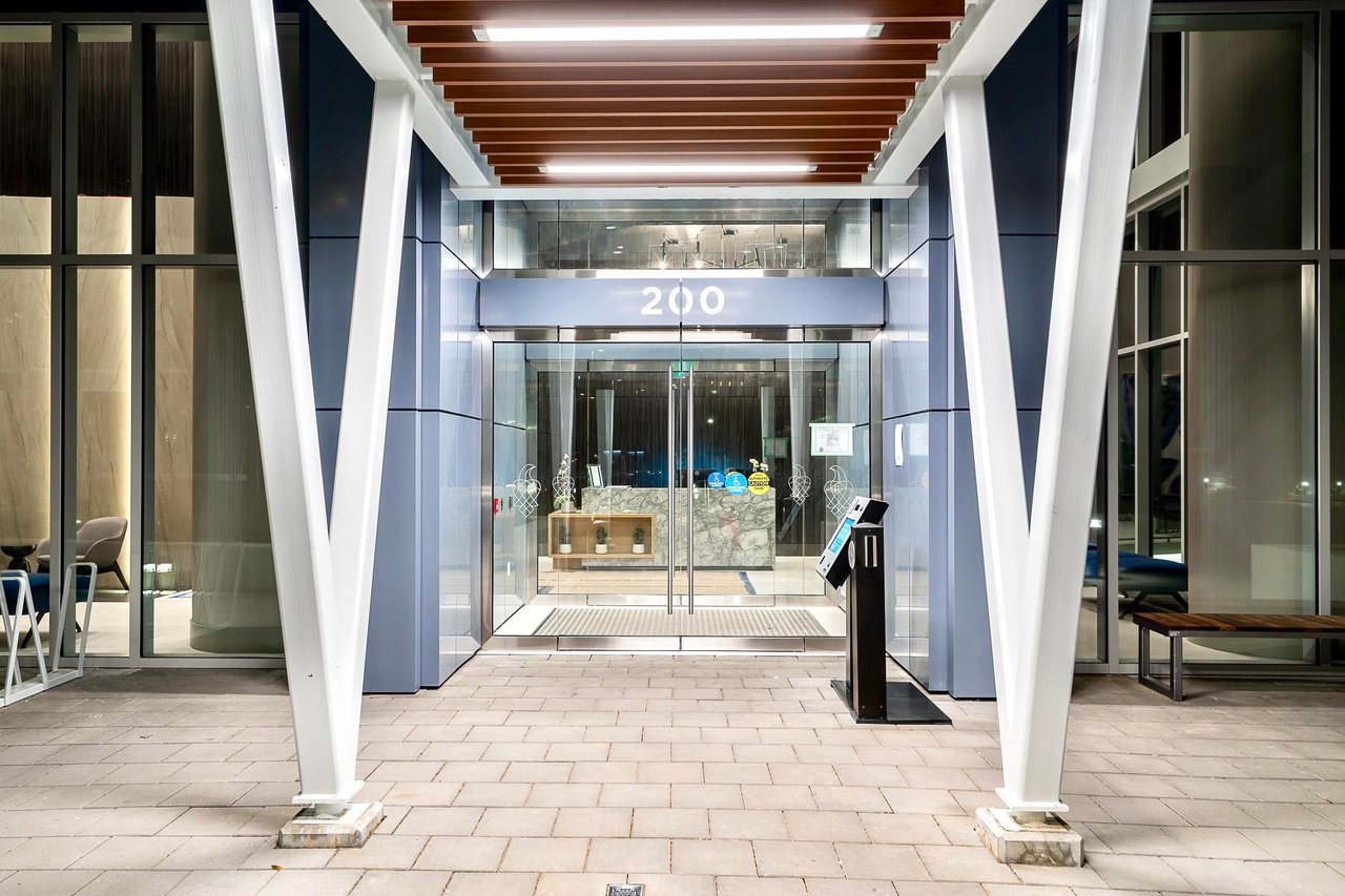 2301-200 Klahanie Ct
