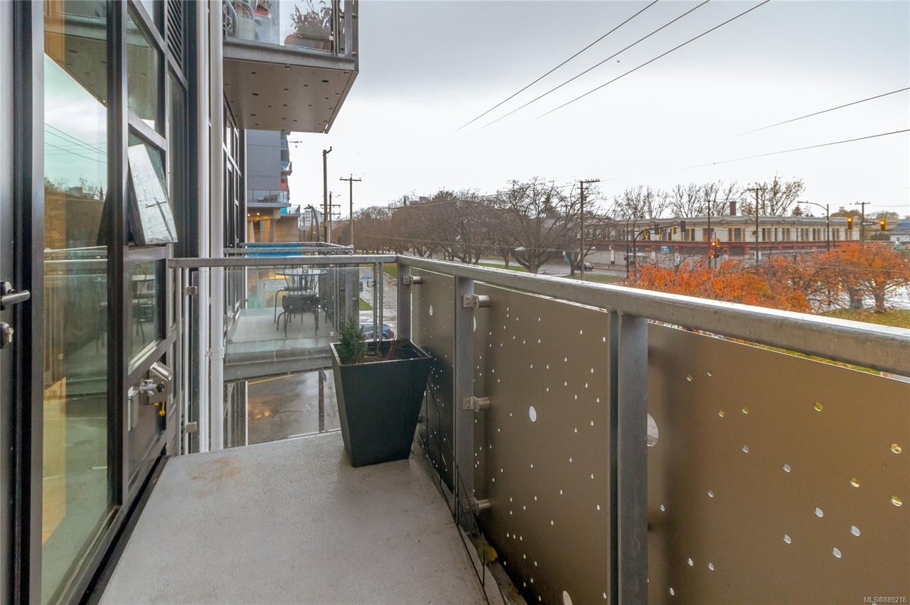 N302-1105 Pandora Ave