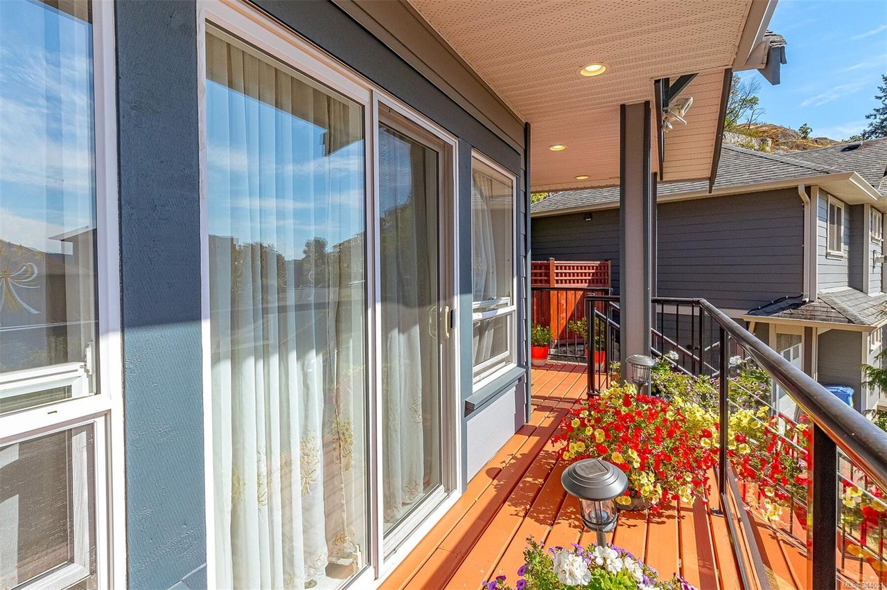 577 Kingsview Ridge