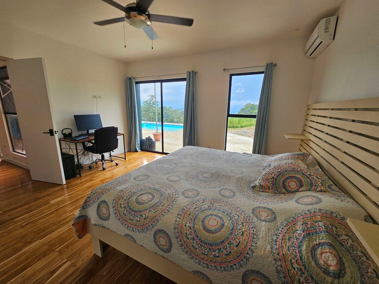 Ocean and Mountain View 3-Bedroom Home in Ojochal, Costa Rica - Casa Paradise