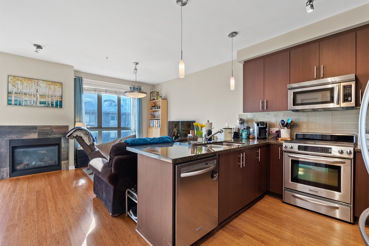 307-6077 London Rd