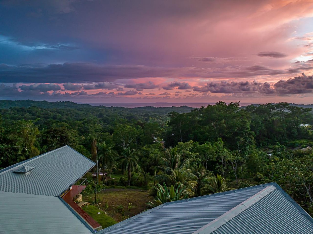 Beautiful Ocean View Casa Espiritu de la Jungla in Ojochal.  Excepting Bitcoin!