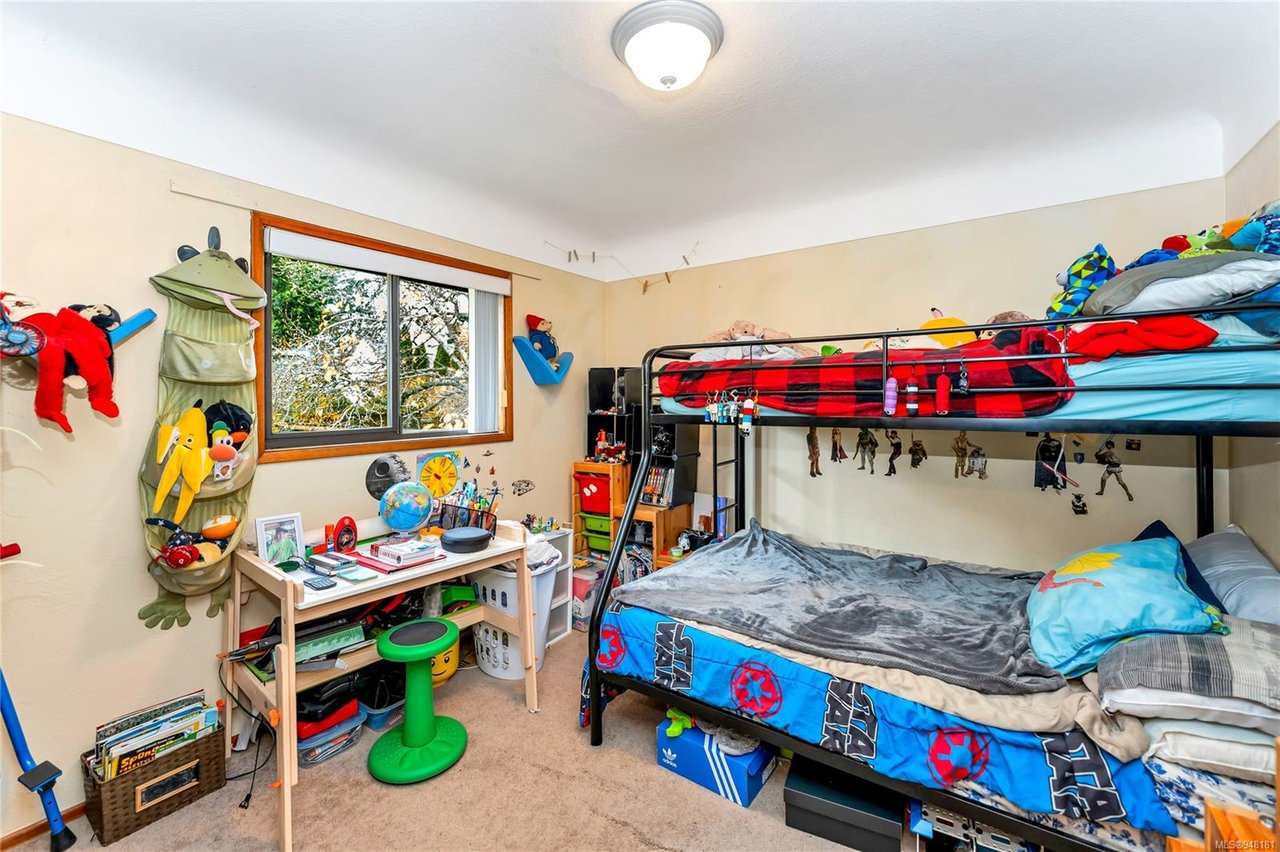2884 Inez Dr