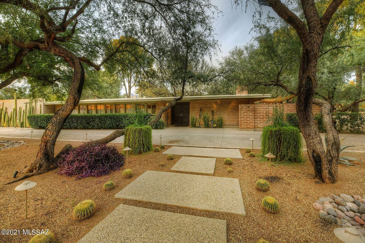 Tom Gist | Mid Century
