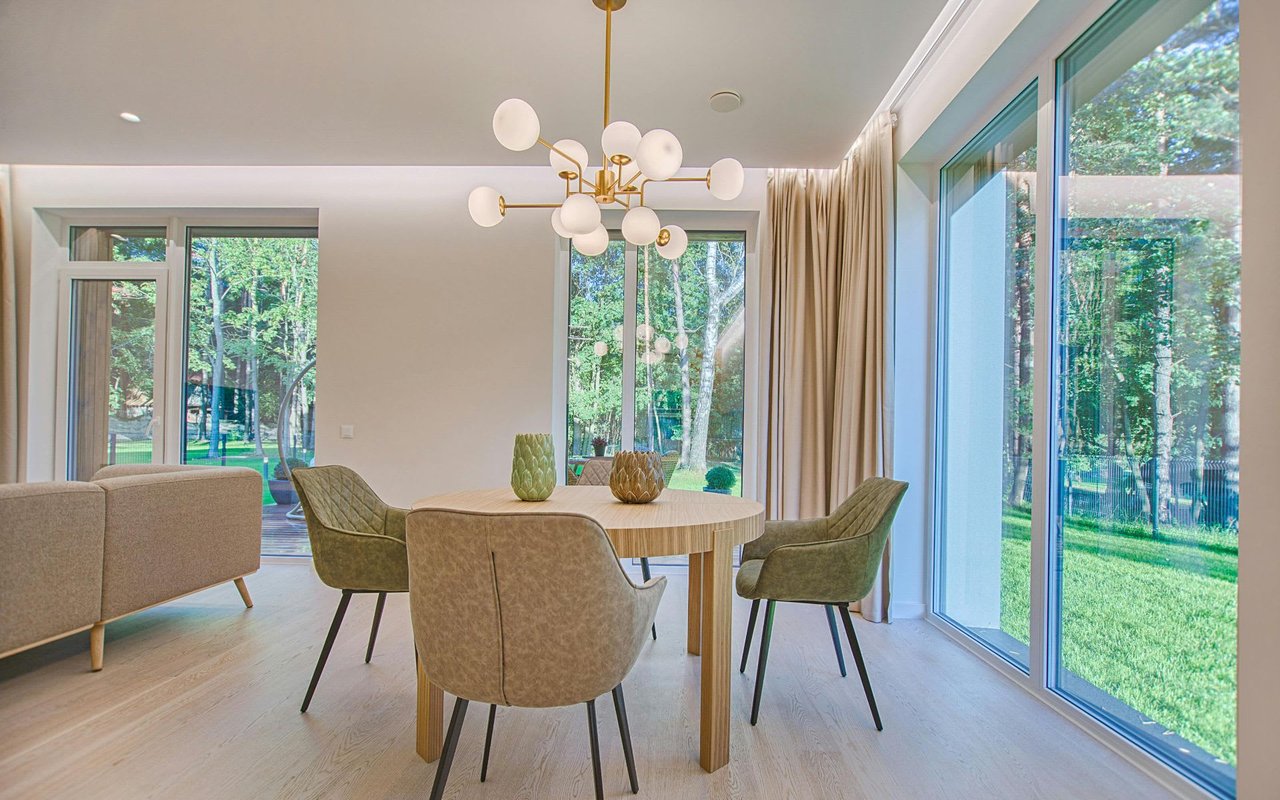 August 2024 Luxury Market Report-Grand Traverse County