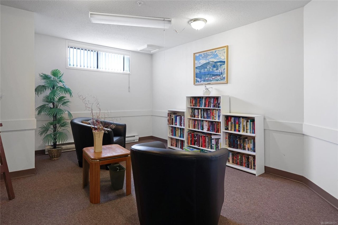 209-651 Jolly Pl
