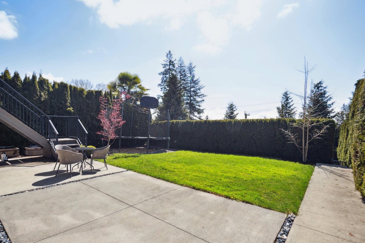 739 Westmoreland Cres