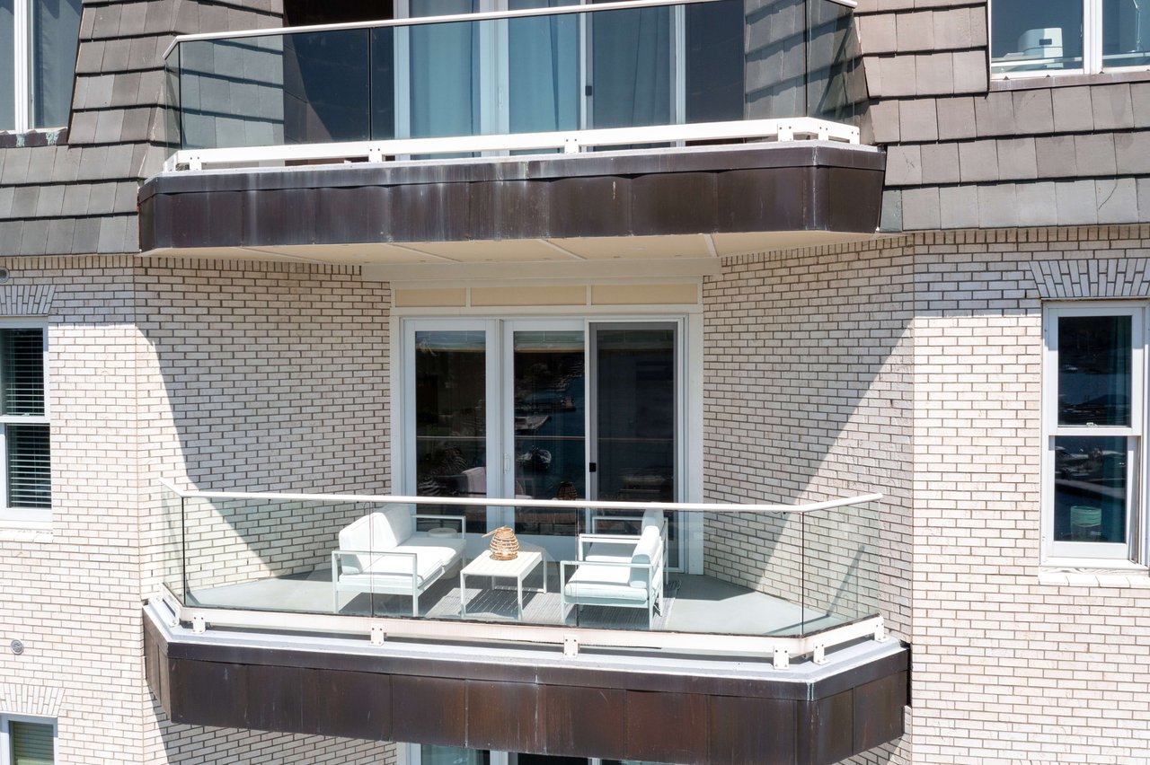 4200 Main Street 25