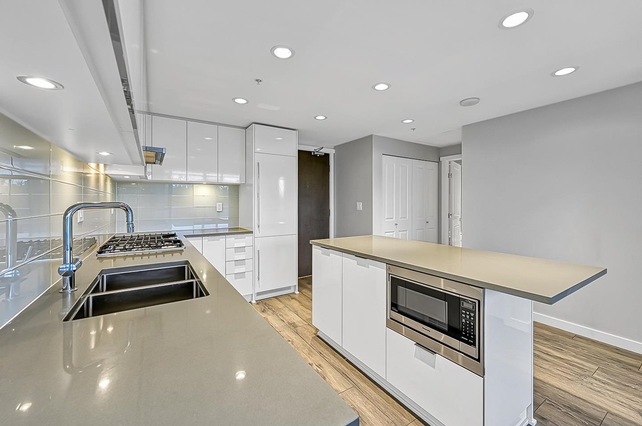 403-2388 Madison Ave