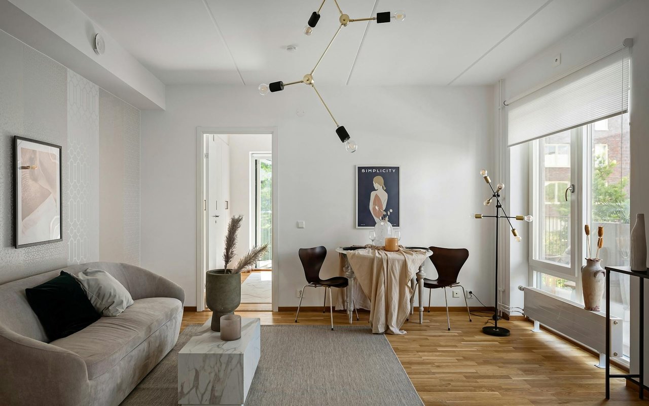 8 Tips for Adding Curb Appeal and Value to Your Home