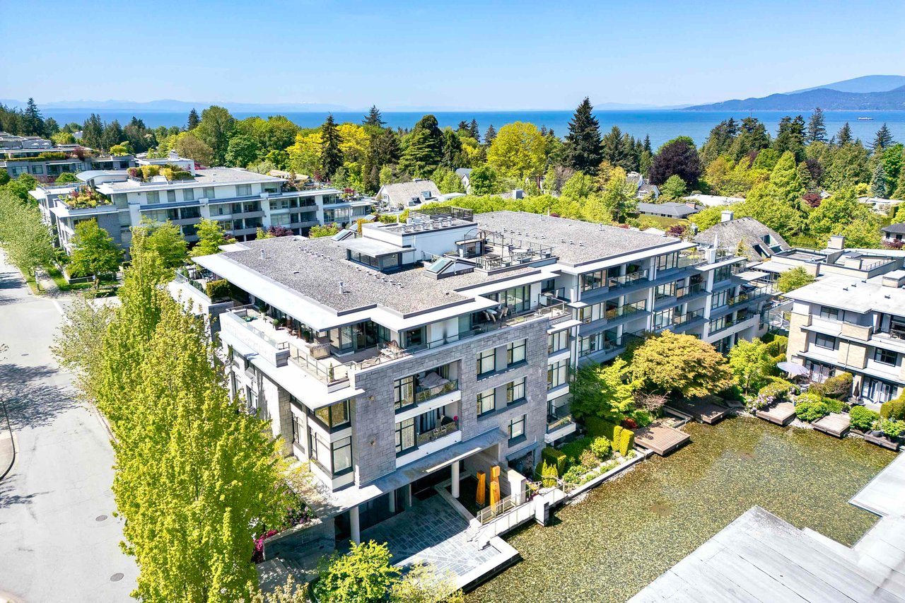 210-5989 Iona Dr