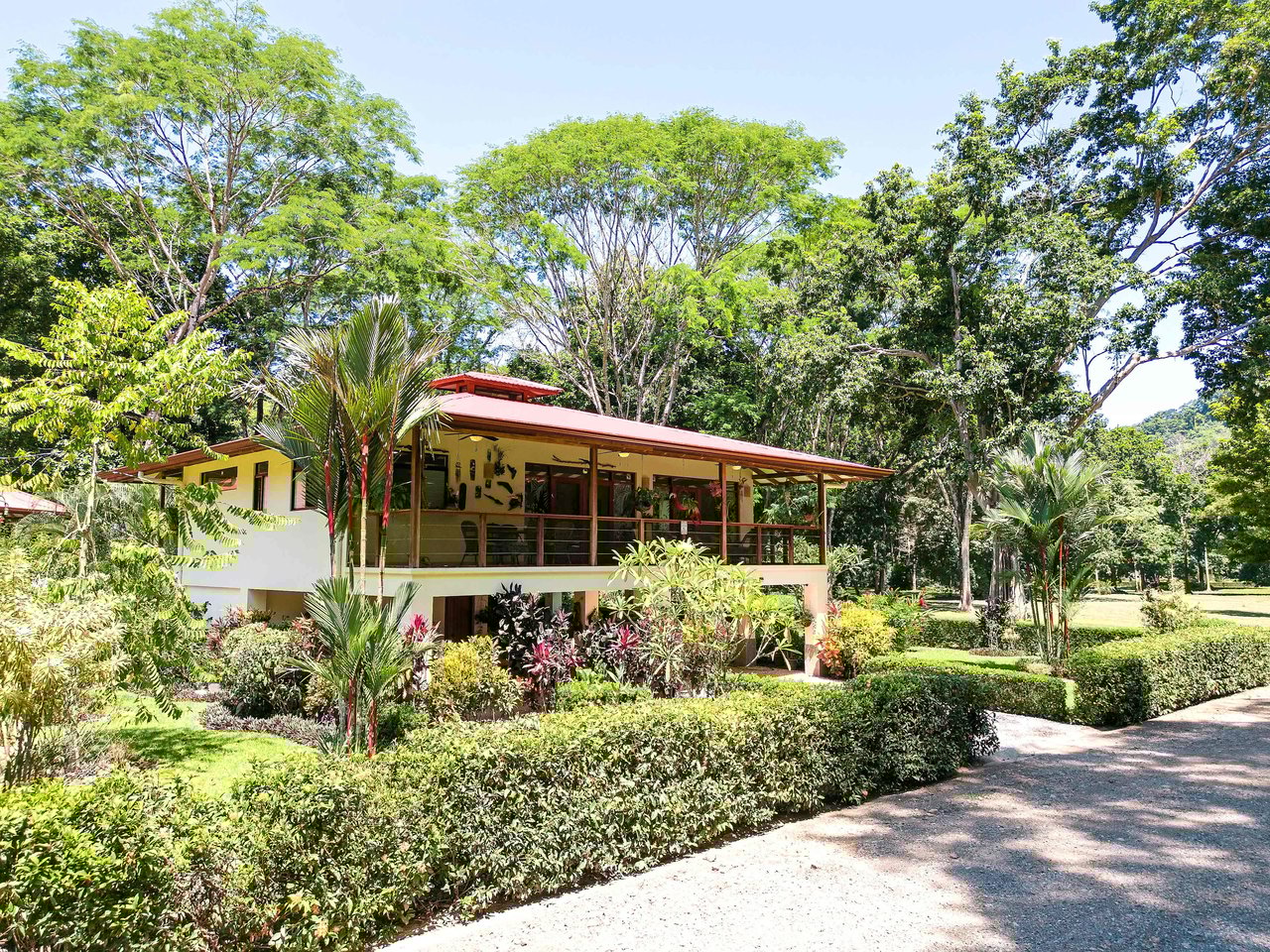 Wheelchair Friendly- 2 Bedroom house in a Quiet Community